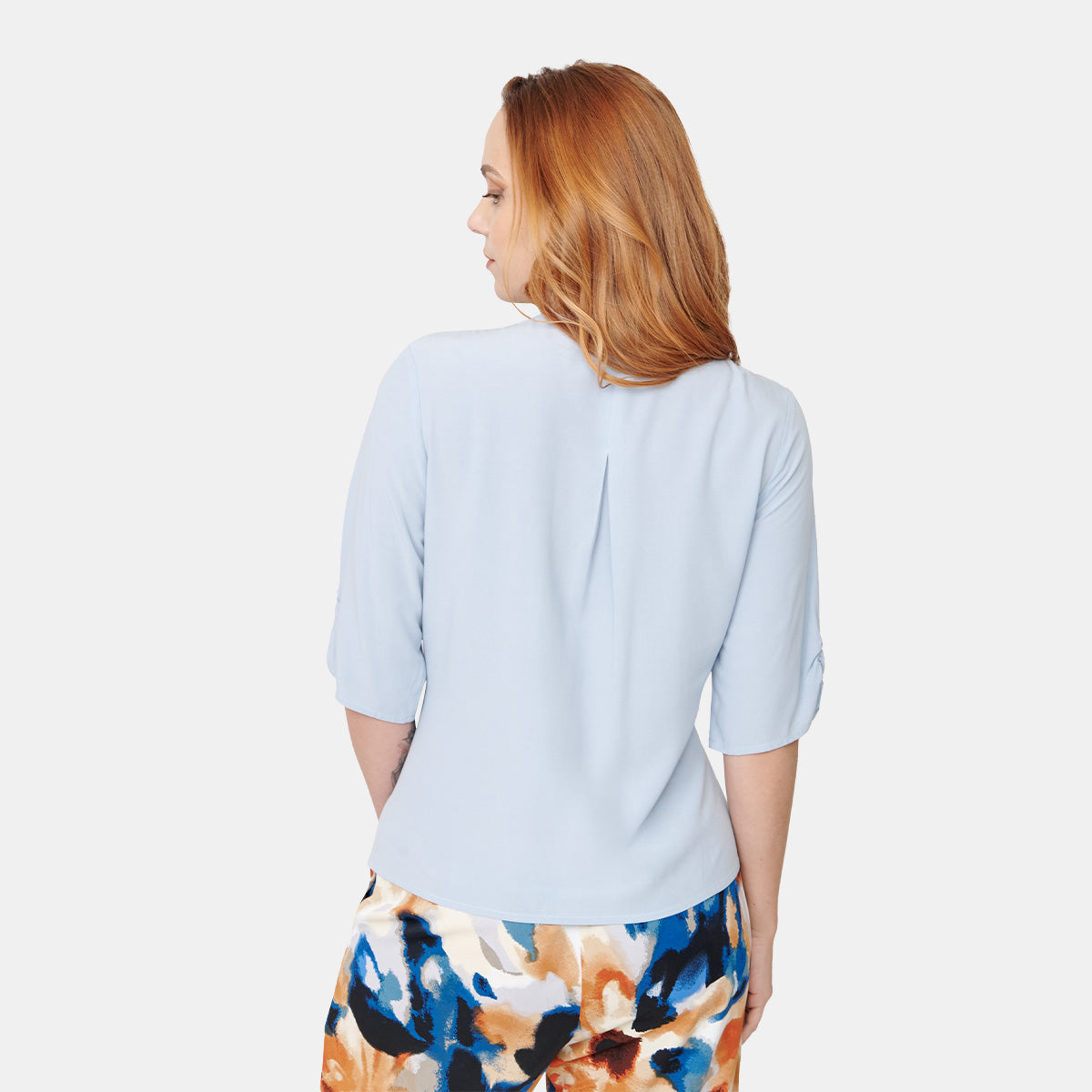 Blusa abierta con botones y escote V en color azul cielo para dama Vitos