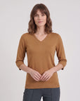 Blusa punto escote V calado manga 3/4, color dorado - Vitos