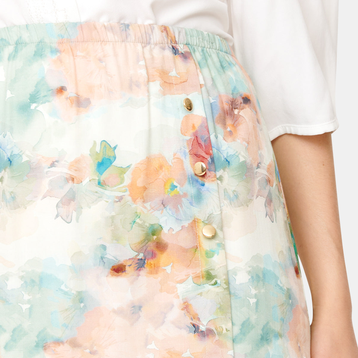 Falda línea A estapad floral Vitos