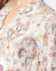 Blusa abierta con dealle de olán en el cuello Vitos