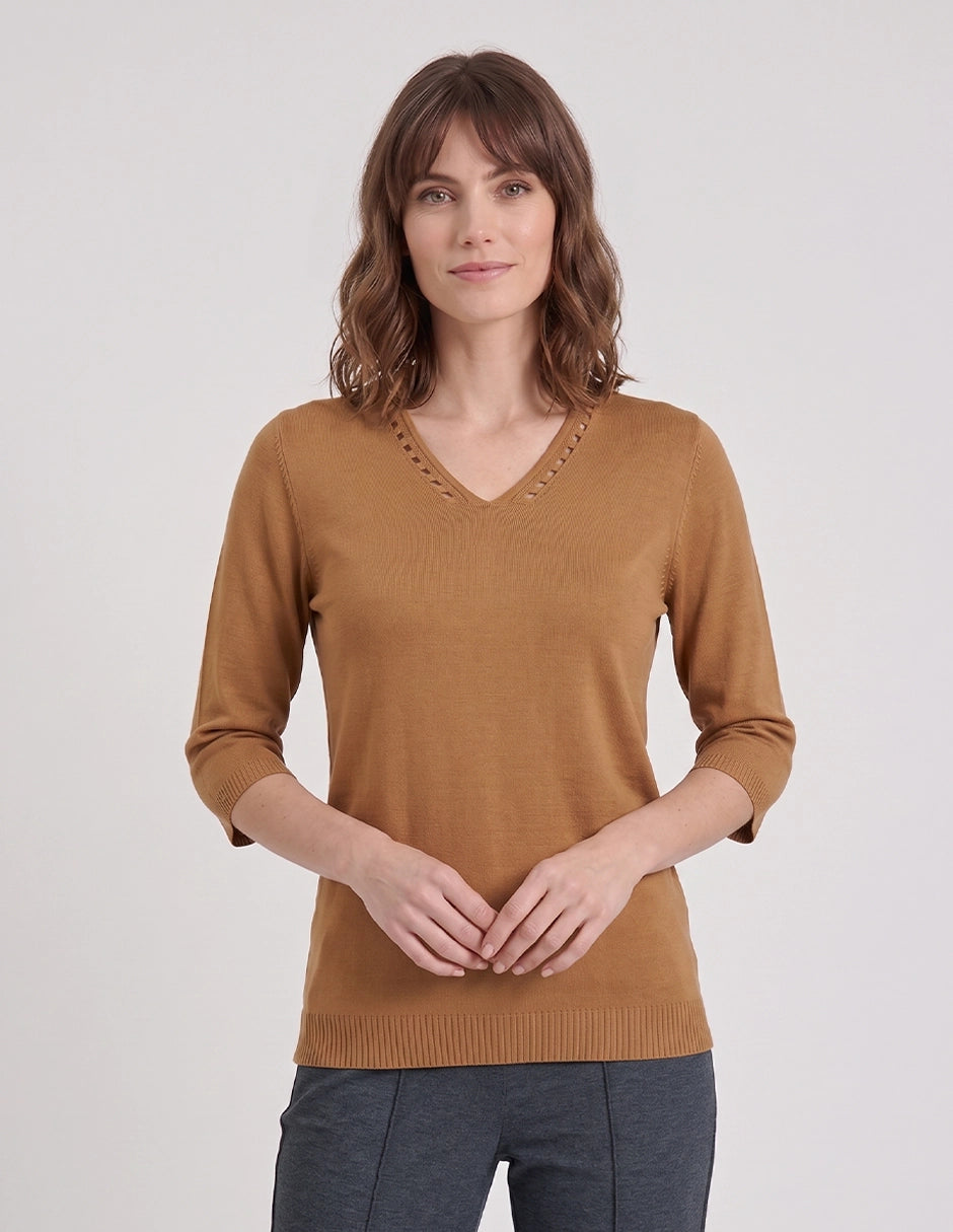 Blusa punto escote V calado manga 3/4, color dorado - Vitos