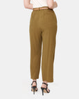 Pantalon color olivo con cinturón Vitos