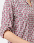 Blusa cuello v estampado botánico Marquesa