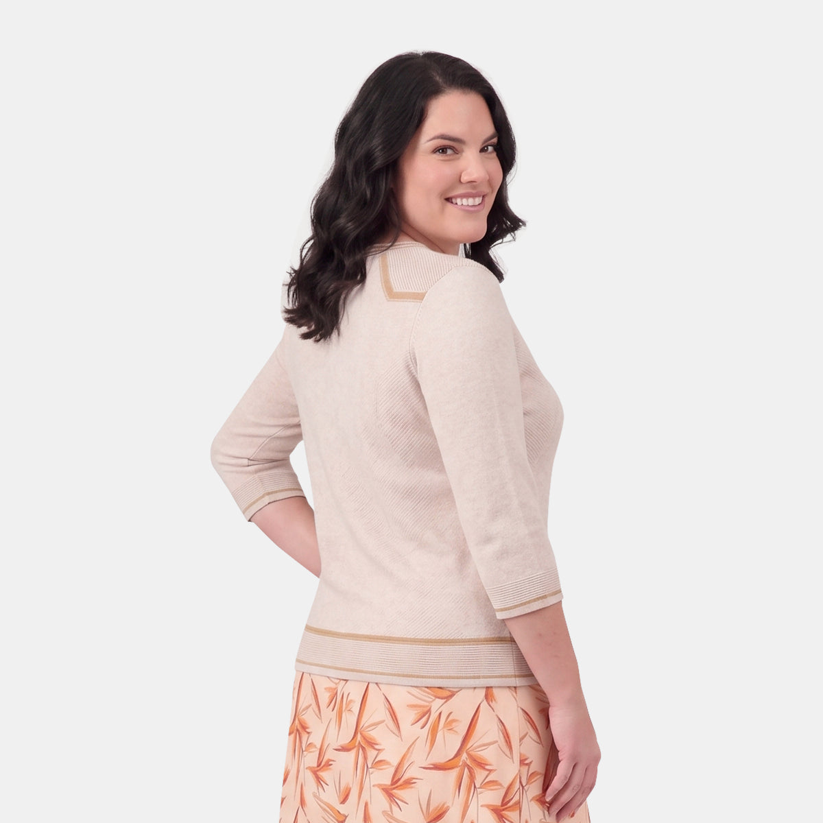 V68401 - Blusa con  puntada Keisha Curvy