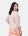 V68401 - Blusa con  puntada Keisha Curvy