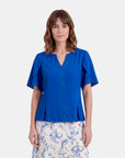 Blusa azul con bordado Meredith