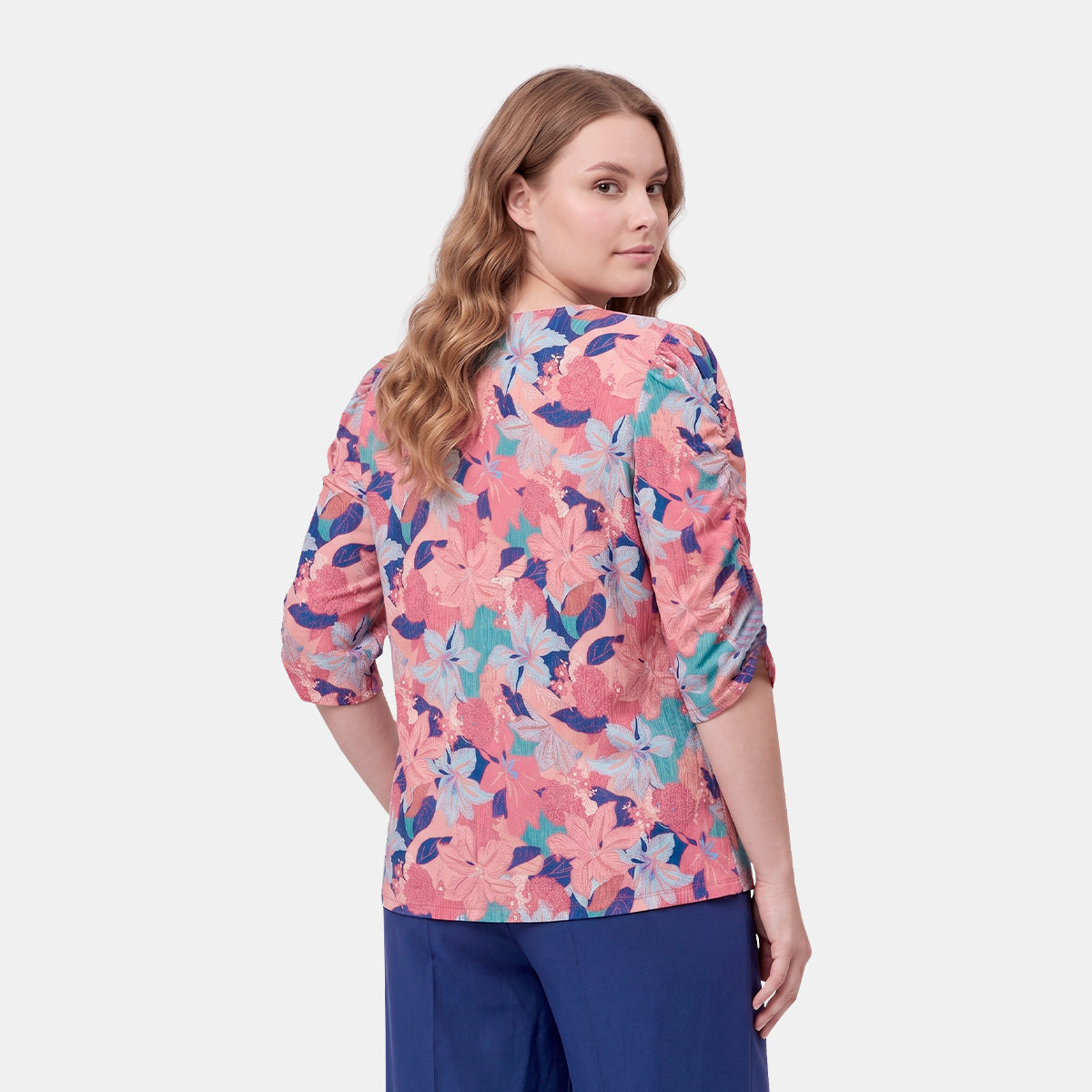 V68602 - Blusa con  fuelle manga fruncida Letizia Curvy