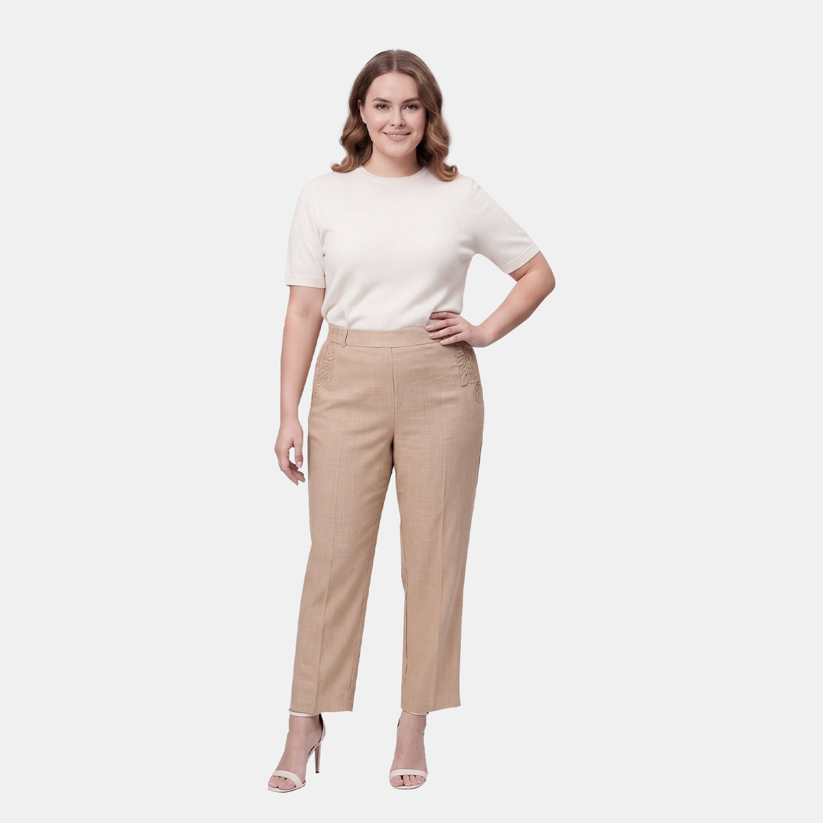V68942 - Pantalón con bordado Catalina Curvy