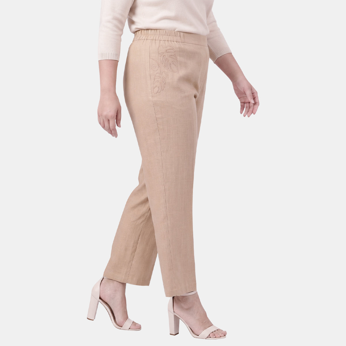 V68942 - Pantalón con bordado Catalina Curvy