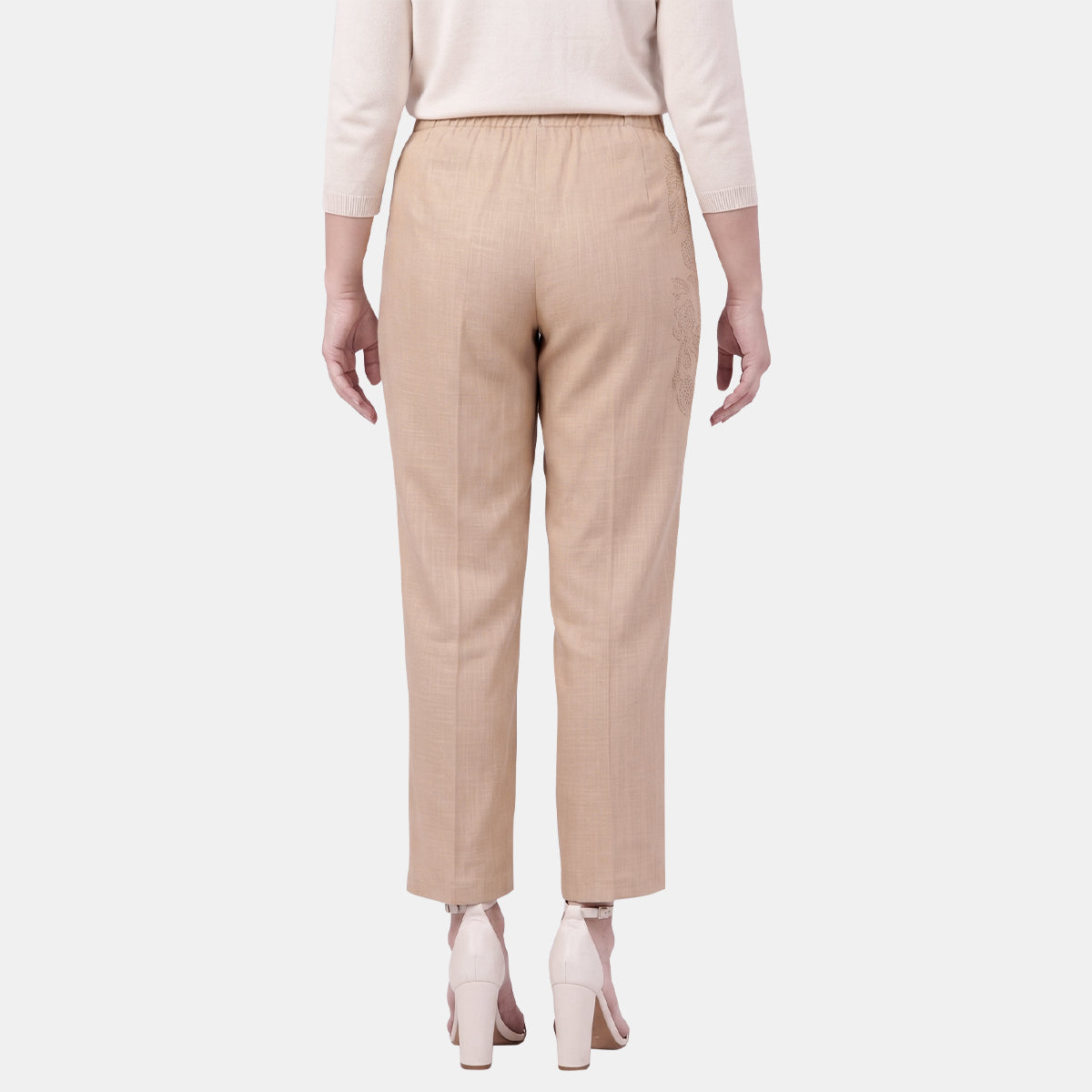 V68942 - Pantalón con bordado Catalina Curvy